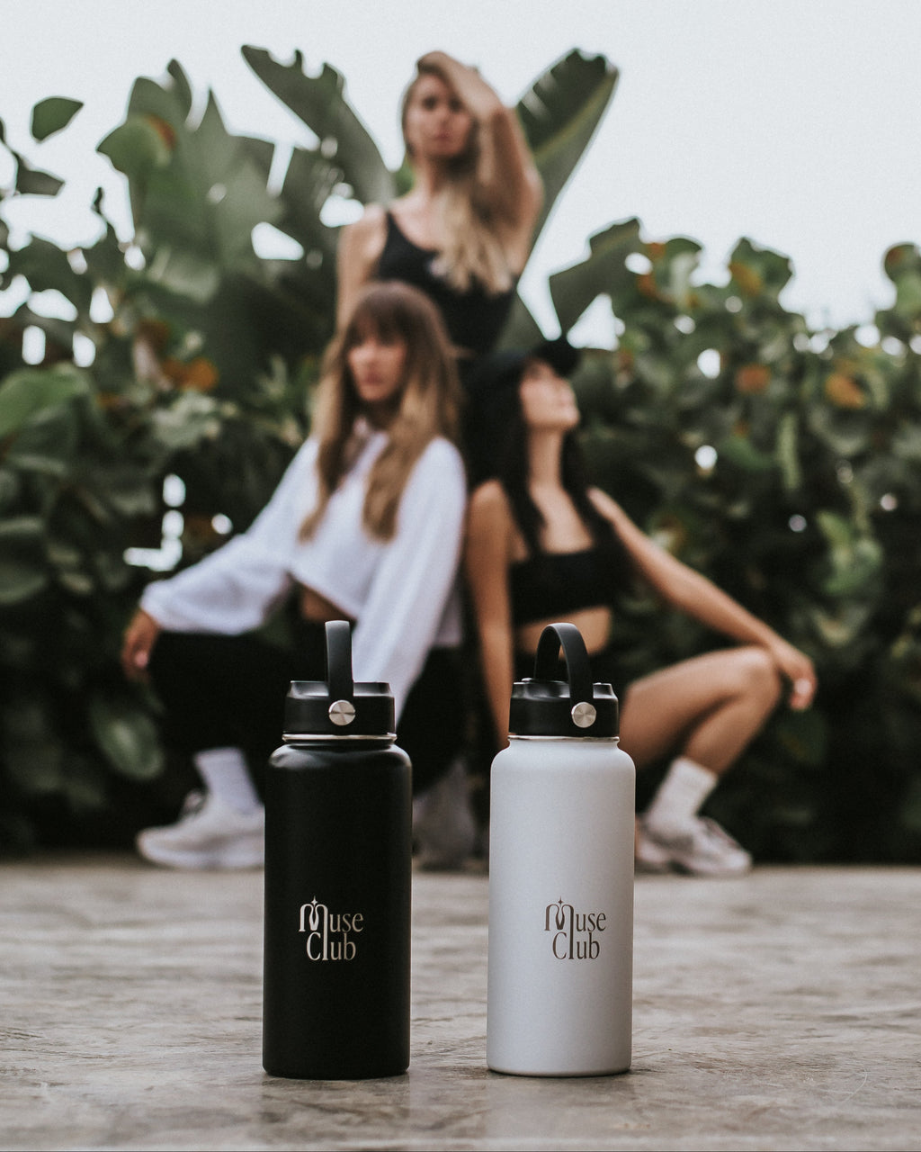 THE WATER BOTTLE 1L LULU BLACK