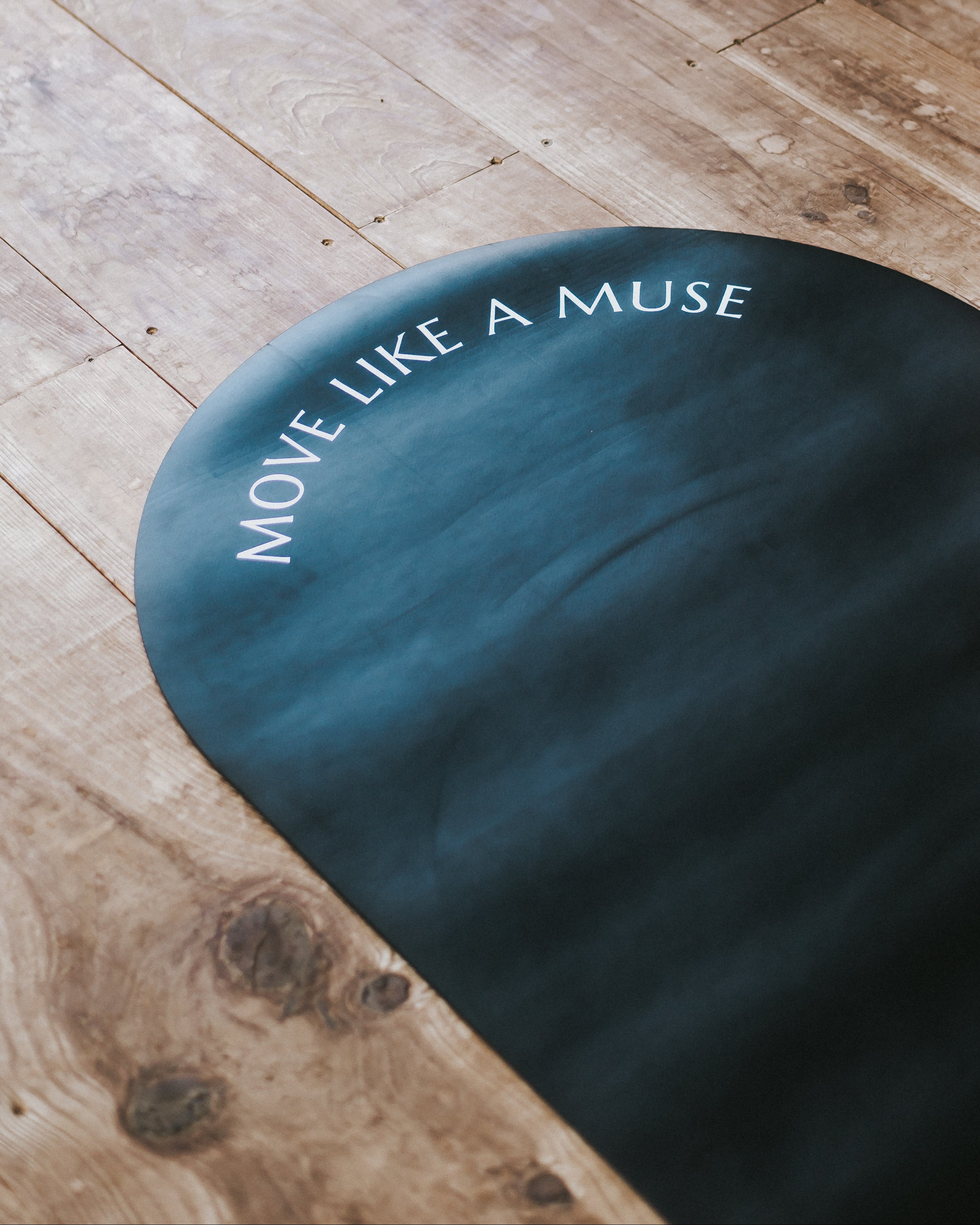 YOGA MAT "MOVE LIKE A MUSE" BLACK