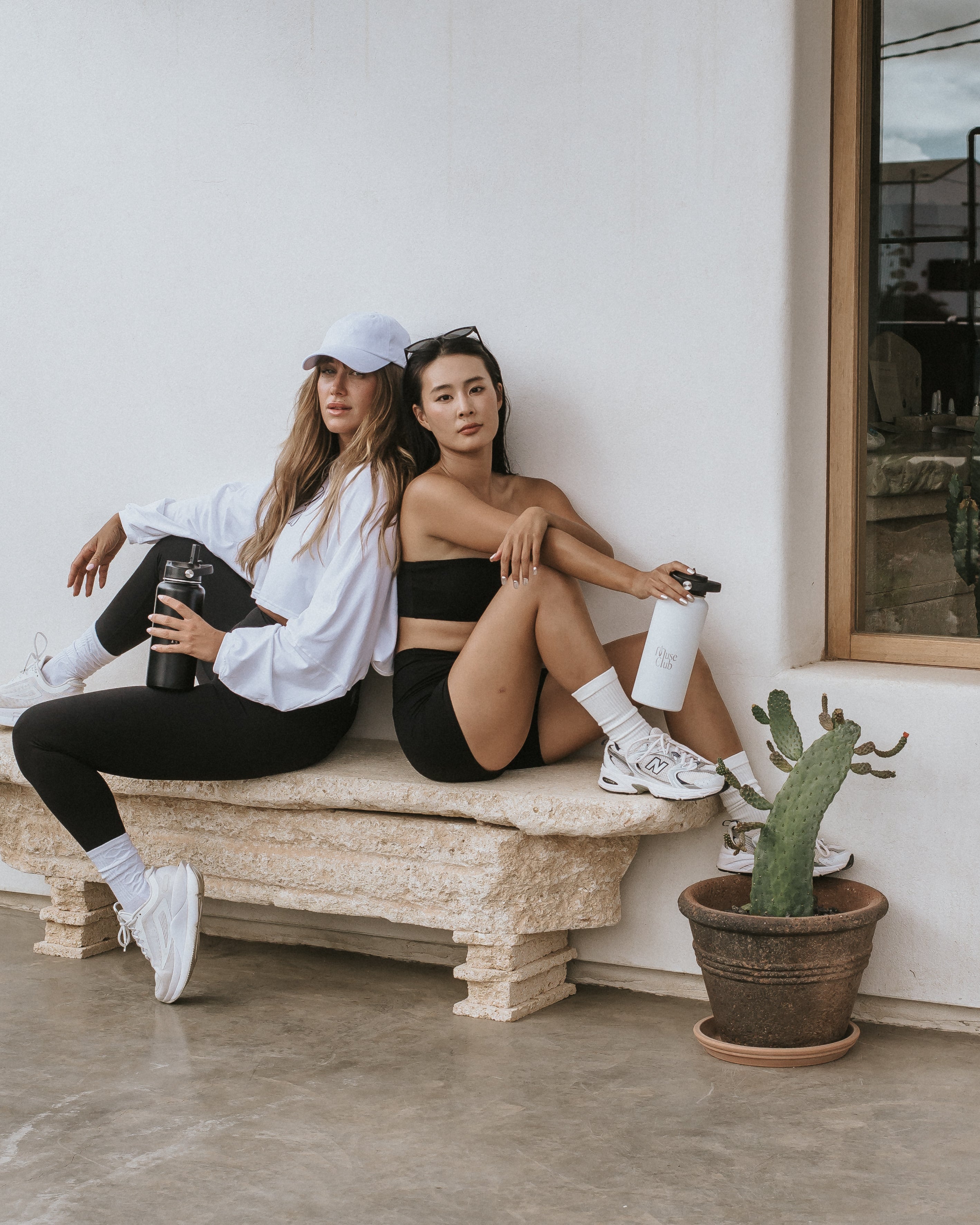 THE WATER BOTTLE 1L LULU BLACK